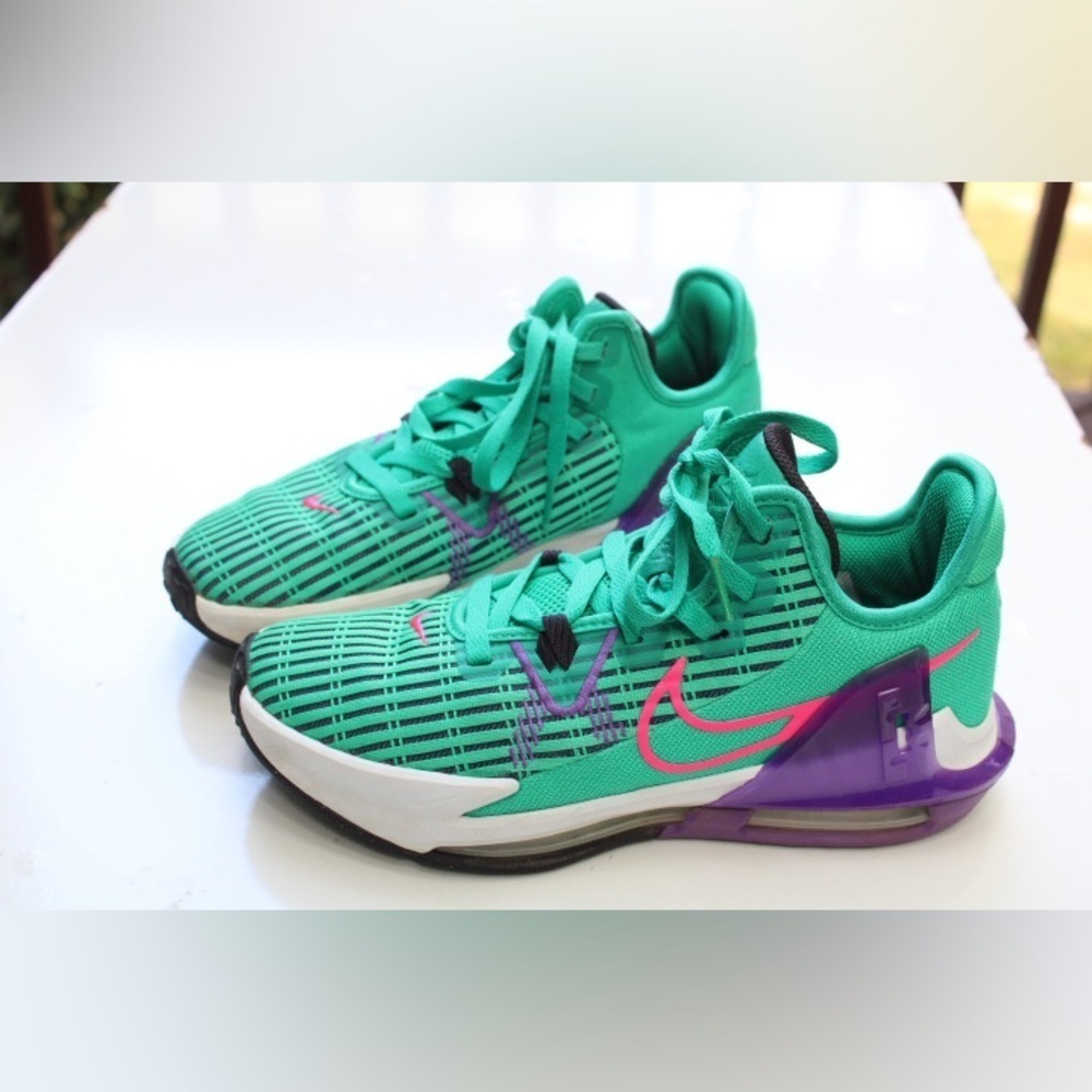 Nike LeBron Witness 6 shoes